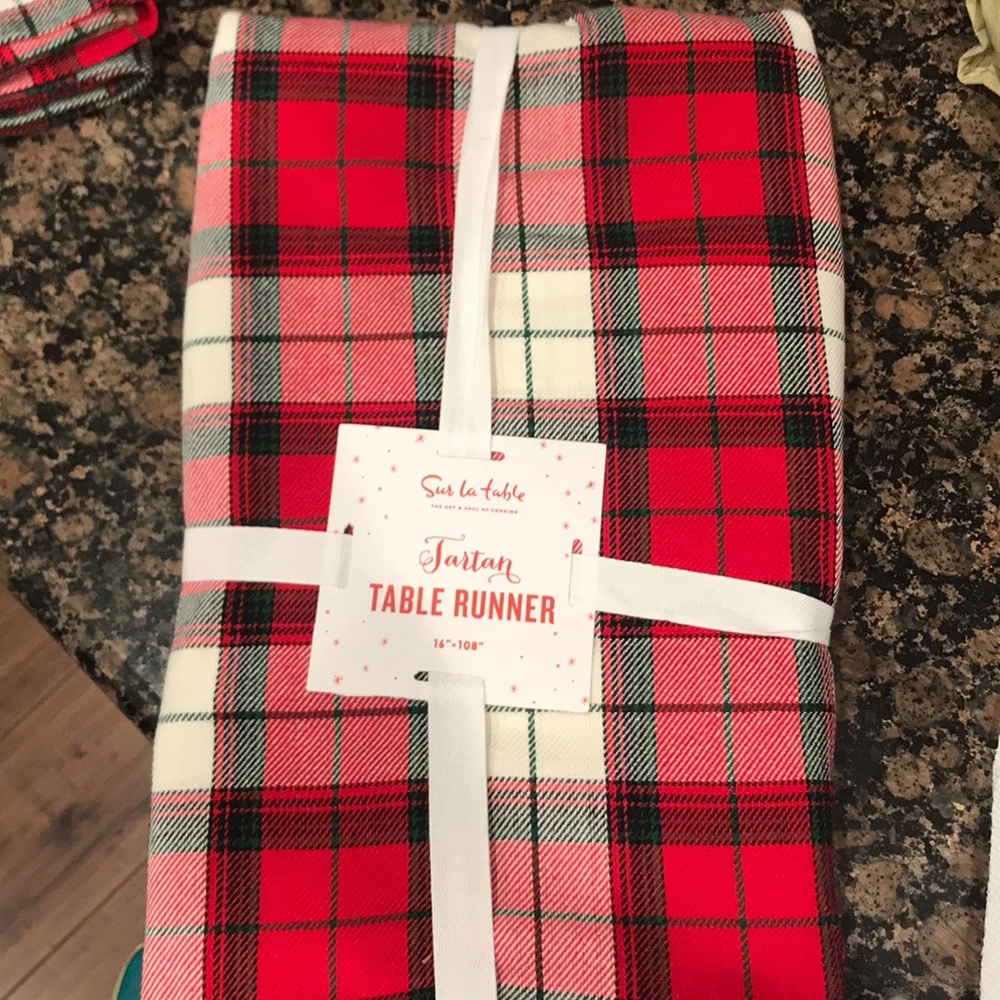 🆕Sur La Table Holiday Plaid Table Runner